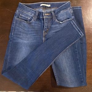 Levi’s 535 Super Skinny Dark Wash Jeans